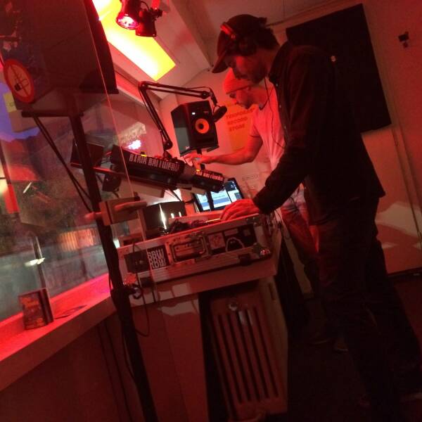 Thomas Wood & Idealist