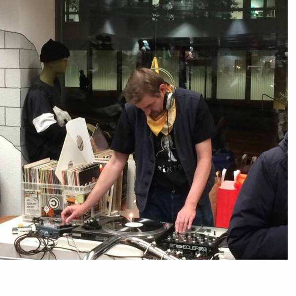 DJ Easea