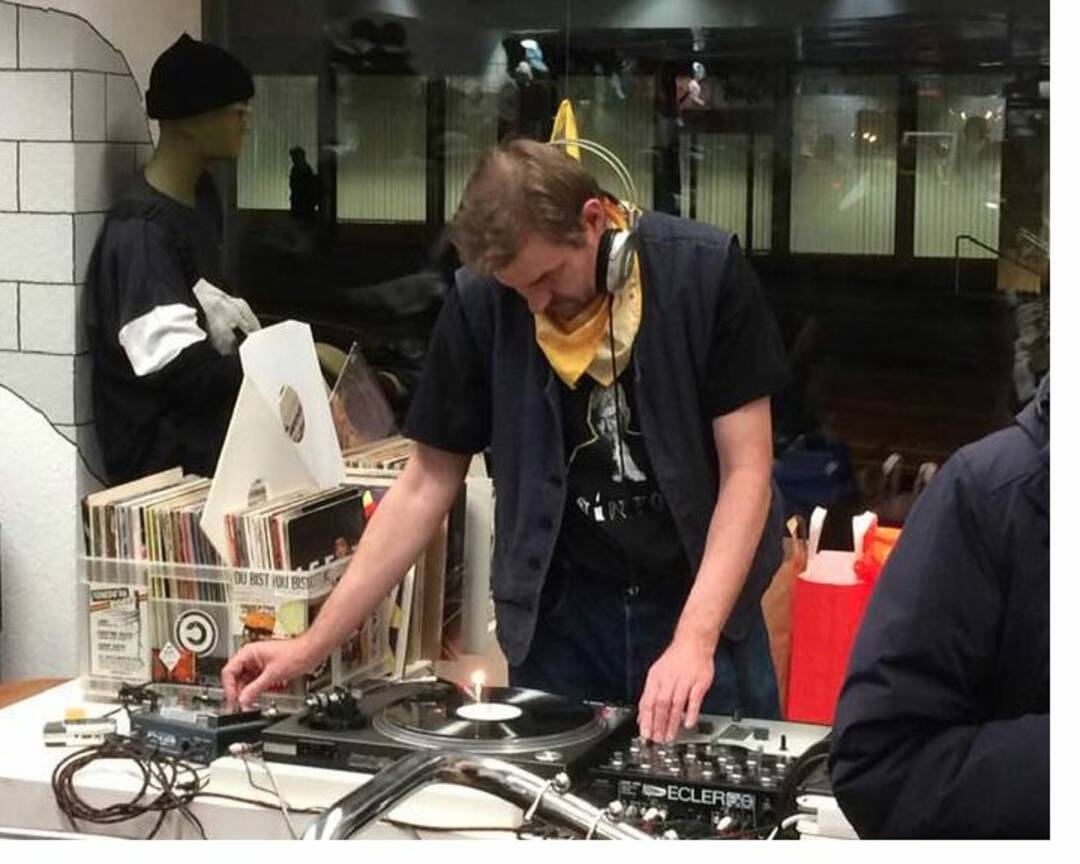 DJ Easea